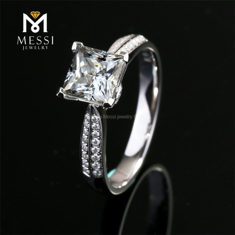 moissanite diamond ring 18k gold 1 carat D white color VVS princess cut 